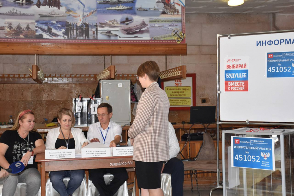 В Астраханской области открыли участки для голосования на референдумах