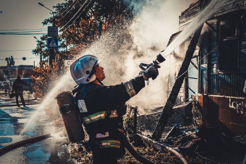 Из-за неосторожного обращения с огнем в Астраханской области случился пожар