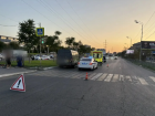 В Астрахани рядом с торговым центром грузовик сбил пенсионерку