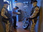 Астраханец прятал свой мотоцикл от судебных приставов в кальян-баре