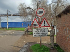 Новые знаки, пешеходные переходы, ограждения: что делают на дорогах в Астрахани