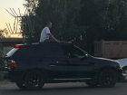 Астраханец разъезжал по городу верхом на внедорожнике