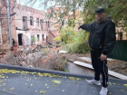 В Астрахани группа молодых людей избила мужчину и вымогала деньги