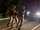 Разбил стекло, налетел на врача: скандал в астраханской больнице