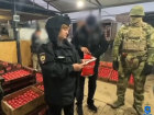 На астраханском рынке задержали 22 человека и отправили в отдел полиции