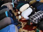 В мусульманской мечети помолились за мир и здравие астраханцев-участников СВО
