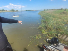В Астраханской области двух пропавших детей нашли мёртвыми на берегу реки