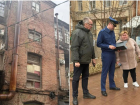 Дом в центре Астрахани проверили на аварийное состояние конструкций