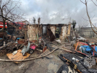Под Астраханью сгорел жилой дом: его хозяйки получили ожоги