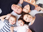 Многодетные астраханские семьи и «Матери-героини» будут получать денежные поощрения