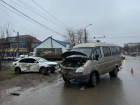 В Астрахани столкнулись «Фольксваген» и «Газель»: пострадали дети и подросток