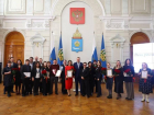 Губернатор наградил астраханских журналистов в честь Дня российской печати