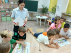 Отдыхающим детского лагеря в Астрахани напомнили о правилах безопасного поведения на железной дороге