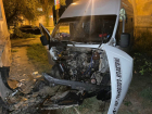 Маршрутное такси врезалось в жилой дом в Астрахани, есть погибшие