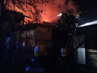 Крупный пожар в Советском районе Астрахани тушили дольше трех часов