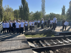 На железнодорожных станциях Верхний Баскунчак и Эльтон провели профориентационные экскурсии для школьников