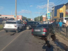 В Астрахани возле торгового центра произошло серьезное ДТП