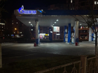 В Астрахани странные машины минуют любые очереди на АЗС и всегда получают бензин
