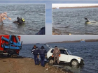 В Астрахани в районе АЦКК машина с четырьмя пассажирами утонула в Волге. Видео