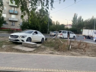 В Астрахани машина выехала на тротуар и сбила двухлетнего ребенка