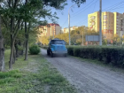 В Астрахани пенсионерка попала под колеса автоцистерны на парковой дорожке