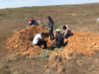 Астраханские поисковики обнаружили останки двух погибших солдат Великой Отечественной 