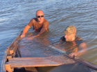 Двое мужчин пошли ко дну на деревянной лодке в Астраханской области
