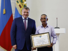 Астраханский губернатор наградил лучших сотрудников рыбопромышленной отрасли