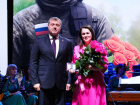 Игорь Бабушкин наградил лучших астраханок в труде и общественной жизни