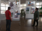 На астраханском вокзале открыли выставку детских рисунков «Салют Победе!»