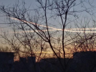 Астраханцев напугали конденсационные следы на небе