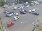 Помогите Даше найти все аварии: в Астрахани на одном перекрестке было сразу несколько ДТП