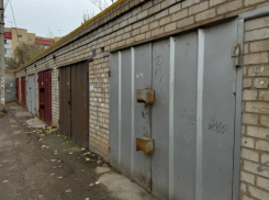 Астраханка пыталась купить землю за бесценок, выдумав на ней гараж