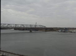 В Астрахани разведут Старый мост для прохода судов