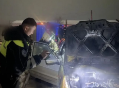 В Астраханской области полицейские остановили пожар на подходе к дому