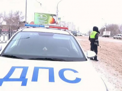 Инспекторы ДПС помогли астраханцу с приступом эпилепсии быстро добраться до больницы