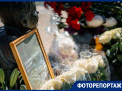 Астрахань скорбит с Казанью: как горожане почтили память погибших