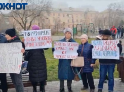 В парке «Дружба» прошел митинг противников агрессивных собак на улицах Астрахани