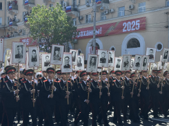 Около 60 тысяч человек приняли участие в параде Победы в Астрахани