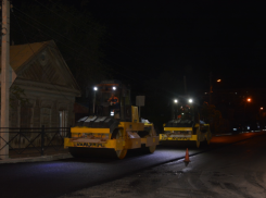 Ночью на астраханской улице появилось 600 тонн асфальта