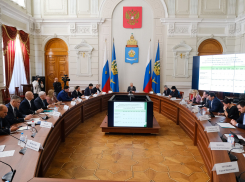 В астраханском правительстве отчитались о работе по 11 нацпроектам за 2 года