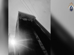 В Астраханской области водитель грузовика скончался от удара током