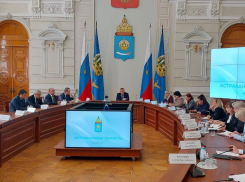 В астраханском правительстве думали, как поднять зарплату бюджетникам