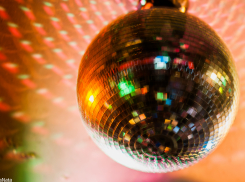 Хозяин караоке-клуба в Астрахани не спелся с мошенниками