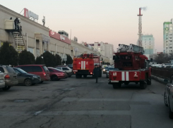 В Астрахани произошел пожар в торговом центре