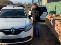 Астраханский таксист украл у клиентки 20 000 рублей через мобильный банк