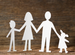 В Астрахани проведут мероприятия ко Дню семьи, любви и верности