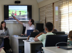 Астраханским подросткам напомнили о правилах безопасности на железной дороге