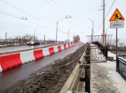 Движение уже ограничено, но ремонт на мосту через Царев ещё не начался