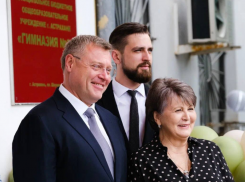 Игорь Бабушкин поздравил 15511 астраханских выпускников с «Последним звонком»